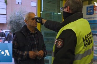 Rome Supermarket Takes Shoppers' Temperature at Door