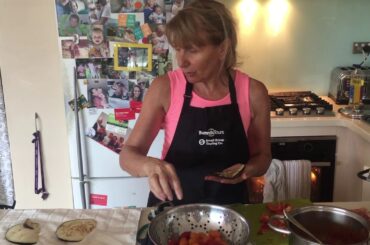 The Italian Cook - Pollo ai peperoni e olive nere