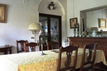 CHARMING VILLA WITH PARK AND POOL