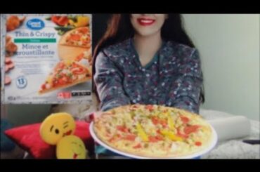ASMR Eating Pizza Veggie Pepperoni Tapping Whispering Eating Sounds Crunchy (3dio binaural) 🍕