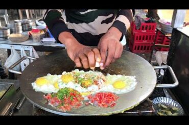 Italian Cheesy Omelette Curry - Finger licking Surat City Food| Indian Street Food||Tasty Food World