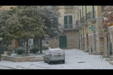 Snow in Italy ❄ Unseasonal weather in Puglia, on the Mediterranean coast!