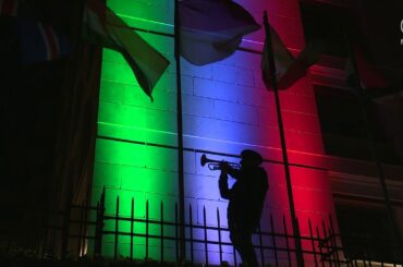 FAO lights up its headquarters in Rome with the colours of the Italian flag