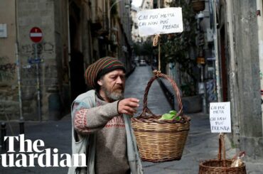 Coronavirus: food baskets for vulnerable lowered from balconies in Naples