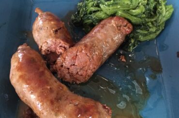 How to Cook Italian Sausages in a White Wine Reduction