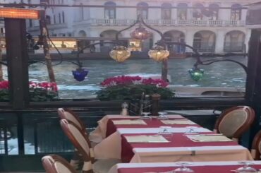 Dinner with a view of the Rialto Bridge long for Do you Venice ? I Do|Beautiful Place For Dinner