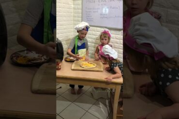 Italian pizza in air fryer 12 min