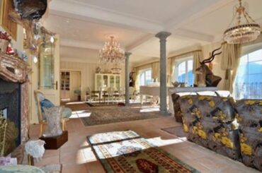 LUXURIOUS MEDITERRANEAN COUNTRY STYLE ESTATE