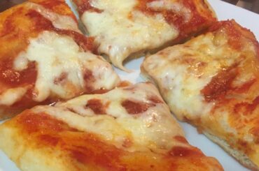 Easy Italian Pizza recipe #lockdownitaly #quarantinelife