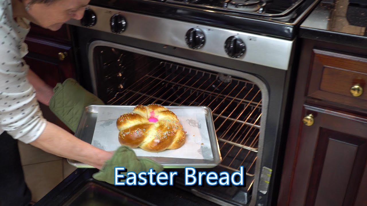Italian Grandma Makes Easter Bread Italian Grandma Makes Easter Bread