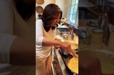 Oprah Cooking Spaghetti Carbonara @jamieoliver