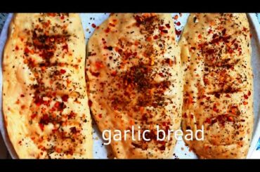 Homemade garlic bread...Lockdown ki vjah se restaurant close  hain