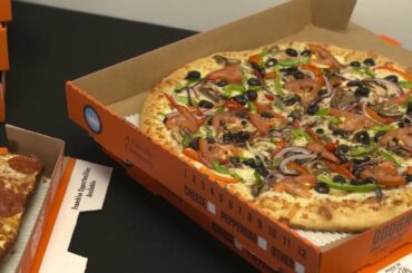Little Caesars donates 1 million pizzas to first responders, will let customers 'pie it forward'