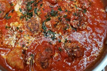 MEATBALLS | Homemade Pasta Sauce | Italian Style Meatballs