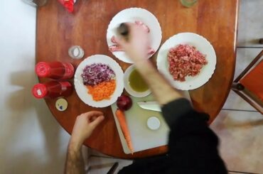 Recipe for traditional Italian Ragù pasta sauce making.