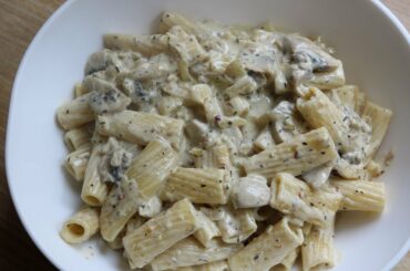 HOW TO MAKE ITALIAN CREAMY MUSHROOM PASTA