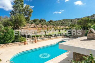 Porto Cervo • Baia Sardinia: Extensive country retreat