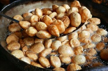 Indian Street Food - The BEST BREAKFAST in India!