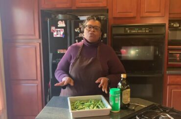 Cooking with Momma T: Roasted Garlic Green Beans