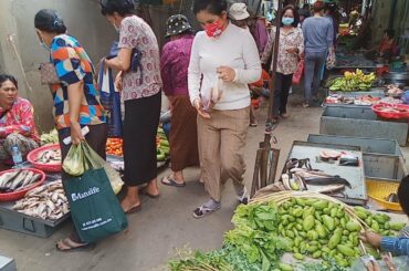 Asian Street Food - Cambodian Living Lifestyle - Phnom Penh Wet Market Food View
