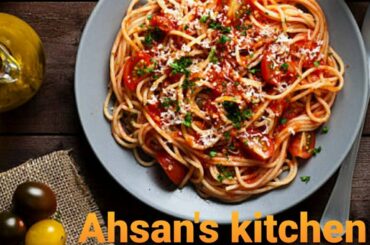 how to cook classic spaghetti tasty Italian chicken pasta recipe in red sauce with chilli capsicum