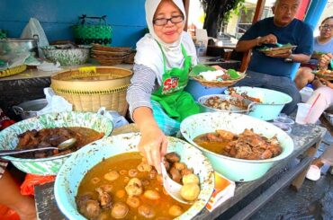 Indonesia Street Food - YOGYAKARTA'S BEST STREET FOOD GUIDE! CRAZY Halal Food tour in Jogja!!