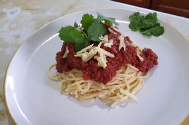 Spaghetti Bolognese Recipe  |  Busy Mom in UK