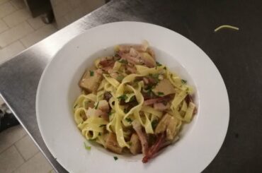 Pasta tagliatelle speck porcini... Italian recipe
