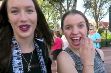 DCP VLOG 13 | Nighttime at Epcot- dinner in Italy