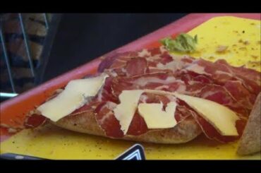 London Street Food. Making a Perfect Italian Sandwich (Panino). Seen in Islington