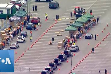 California Food Bank Hands Out Groceries in Los Angeles