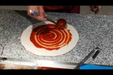 This was the best Italian pizza I've had 😍😍.ITALIAN PIZZA 😍