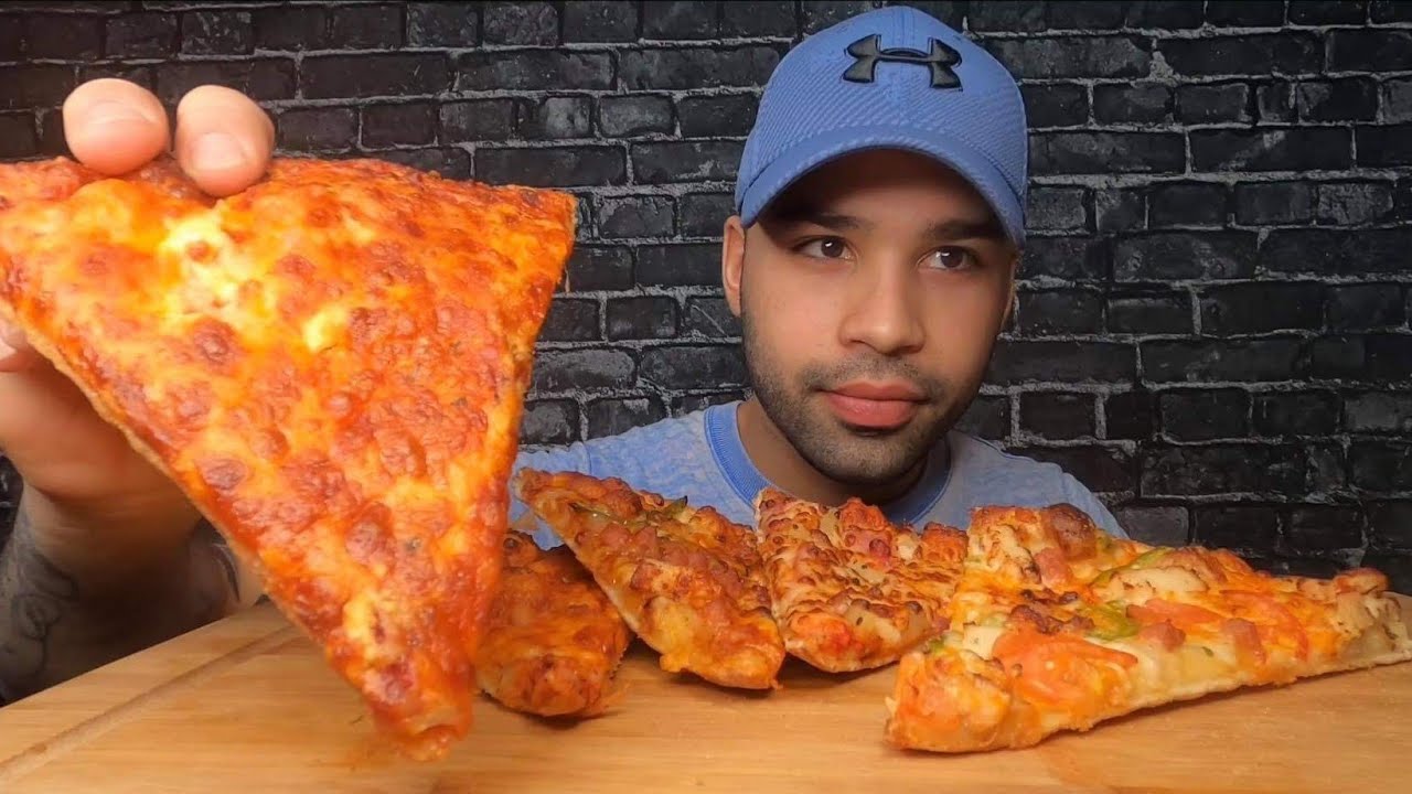 (ASMR) EATING FREE PIZZA | WHISPERING | RAMBLE (ASMR) EATING FREE PIZZA | WHISPERING | RAMBLE