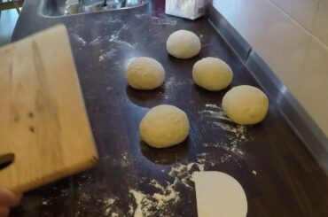 Learn how to make Italian Pizza on your BBQ ! From dough to final cooking !