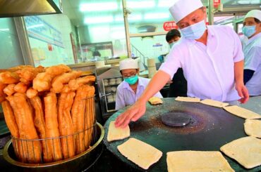 SOY MILK KING of TAIWAN - TAIPEI Street Food : World's BEST Breakfast?! TAIWANESE STREET FOOD 2020