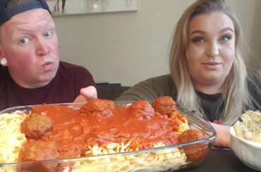 #ukmukbang #themunchbunch Spaghetti + meatballs mukbang / mental health talk (w/cooking vlog)