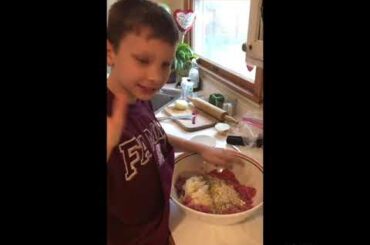 Joseph Pinciaro- A Taste of Italy (How to make Italian Spaghetti Sauce, Meatballs, and Garlic Bread)