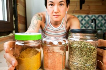 3 DIY Seasoning Blends / Curry + Taco + Italian