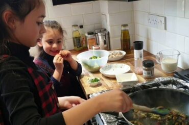 Easy Chicken Italian Alfredo Penne recipe for Rich, Creamy and perfect Pasta cooked by Kids UK