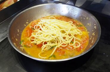 Linguine with fresh tomato sauce by Chef Noom