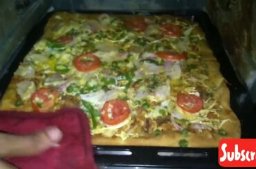 Italian Style Pizza Recipe | Make Pizza Easily at Home | Full Recipe In Urdu / Hindi