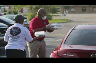 Sumter restaurant gives out 900 free meals in a day