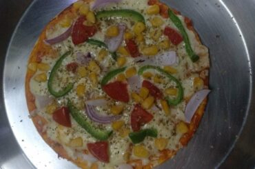 Veggie Pizza at home | Easy to make | Italian Cuisine | Mouth Watering |