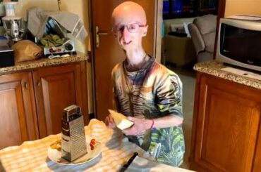 Sammy makes Carbonara!