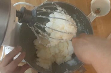 How to Bake an Italian Cream Cake