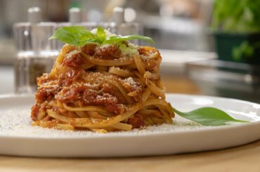 How to make marinara sauce | Perfect authentic Italian tomato sauce | Food from Italy