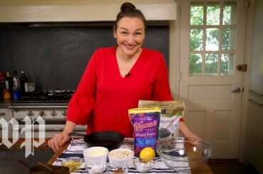 Quarantine Cooking Show: Frozen fruit crisp