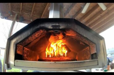 Neapolitan Pizza in an Ooni Pro