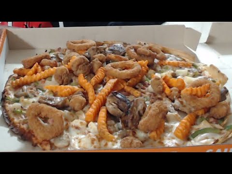 Mario Kart Youtuber got paid to eat THIS pizza Mario Kart Youtuber got paid to eat THIS pizza