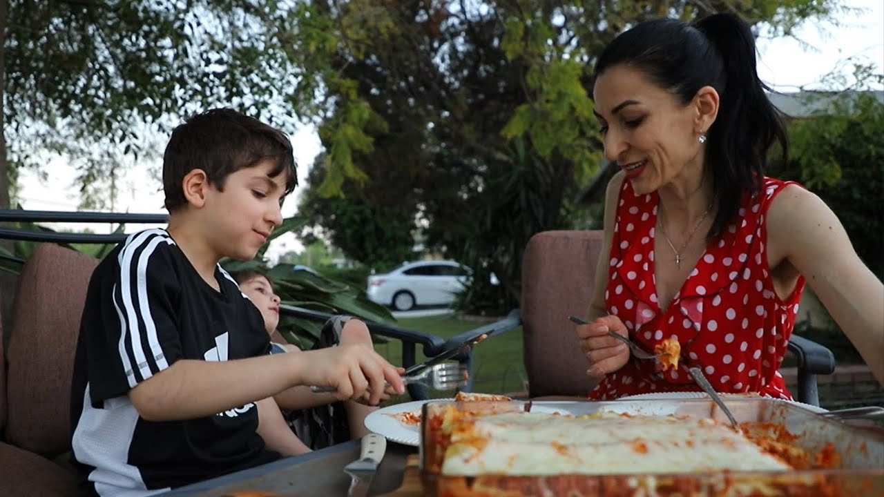 Любимая Лазанья Сына Арка – Итальянская Кухня – Рецепт от Эгине – Heghineh Cooking Show in Russian Любимая Лазанья Сына Арка - Итальянская Кухня - Рецепт от Эгине - Heghineh Cooking Show in Russian